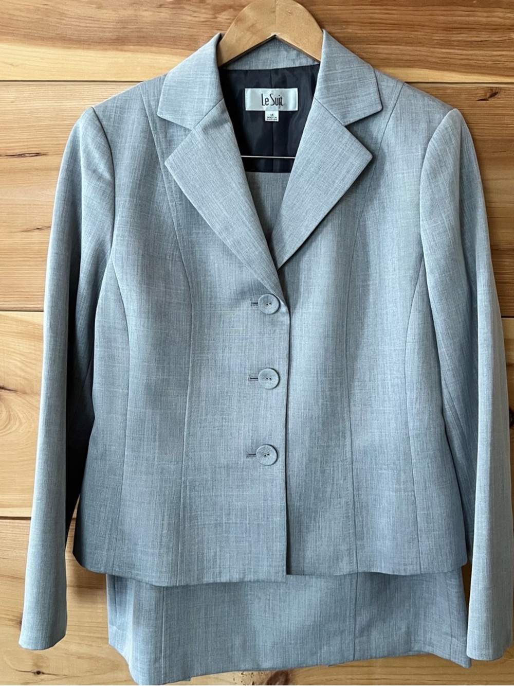 Le Suit Soft Gray Tailored Skirt Suit Career Professional Office Sophisticated